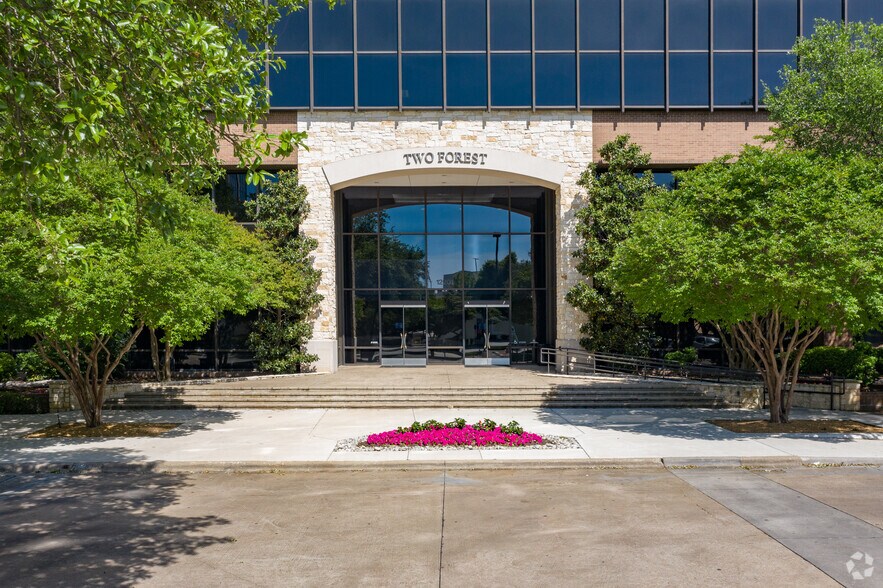 More Photos Of 12201 Merit Dr, Dallas Office For Lease