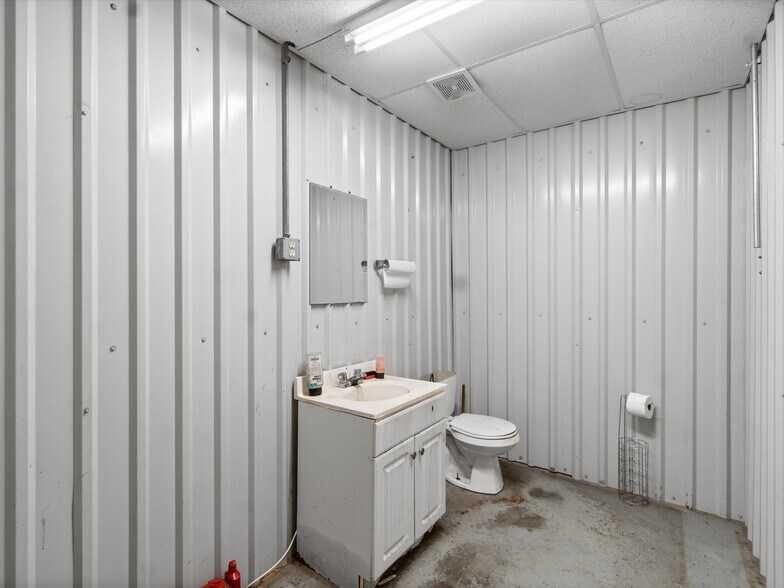 More Photos Of 300 State Highway 155 N, Gilmer Service For Sale