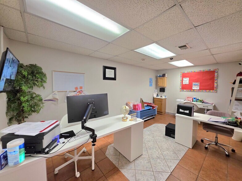 More Photos Of 7815 S Kedzie Ave, Chicago Storefront Retail Residential For Sale