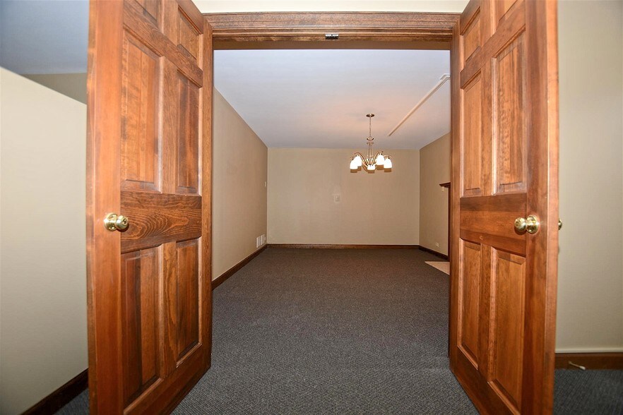 More Photos Of 1626 W Colonial Pky, Inverness Office For Sale