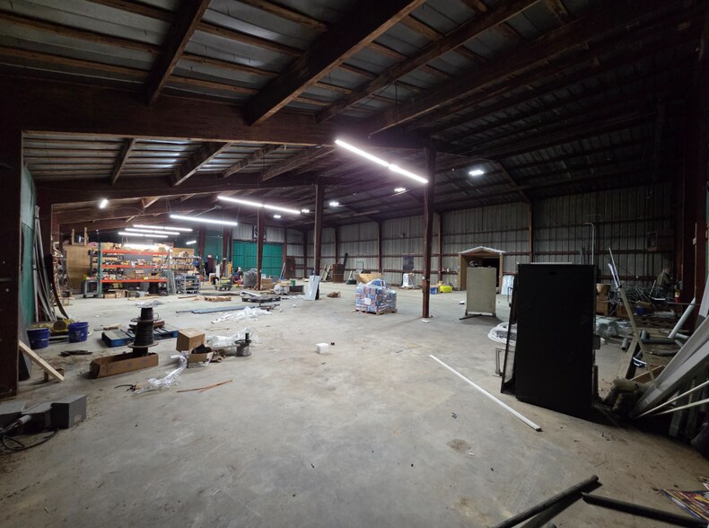 More Photos Of 105 Gelo Rd, Rocky Mount Warehouse For Lease