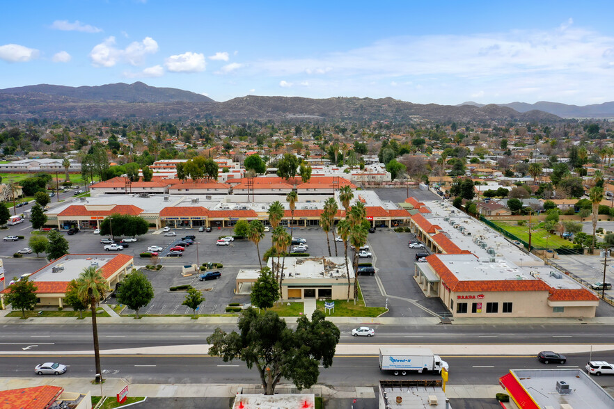 Primary Photo Of 1995-2095 E Florida Ave, Hemet Storefront For Sale