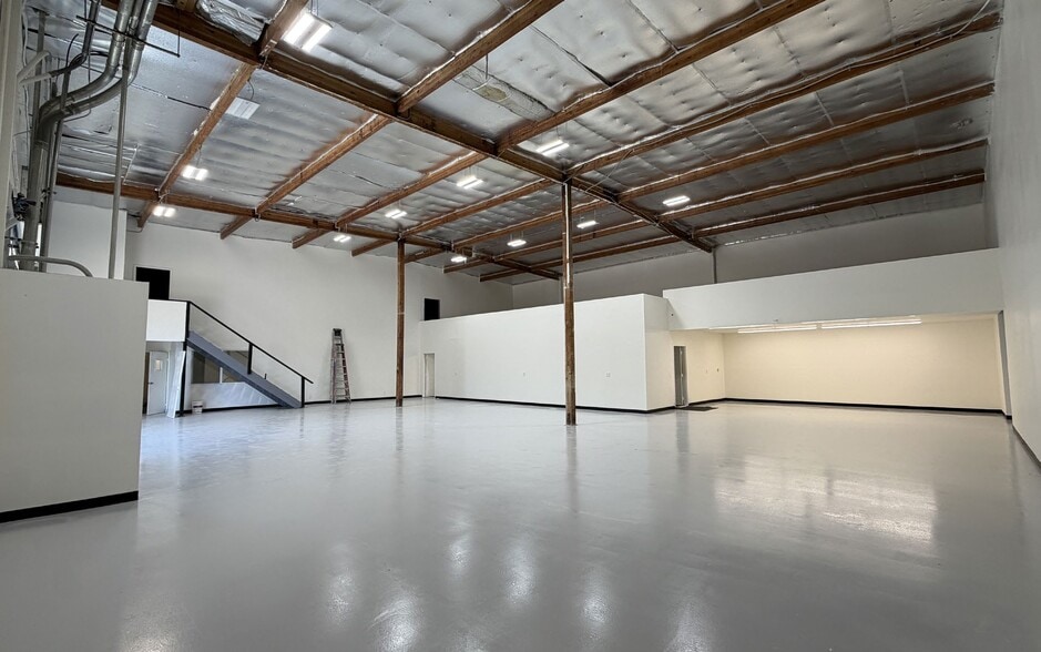 More Photos Of 49111-49117 Millmont Dr, Fremont Warehouse For Sale