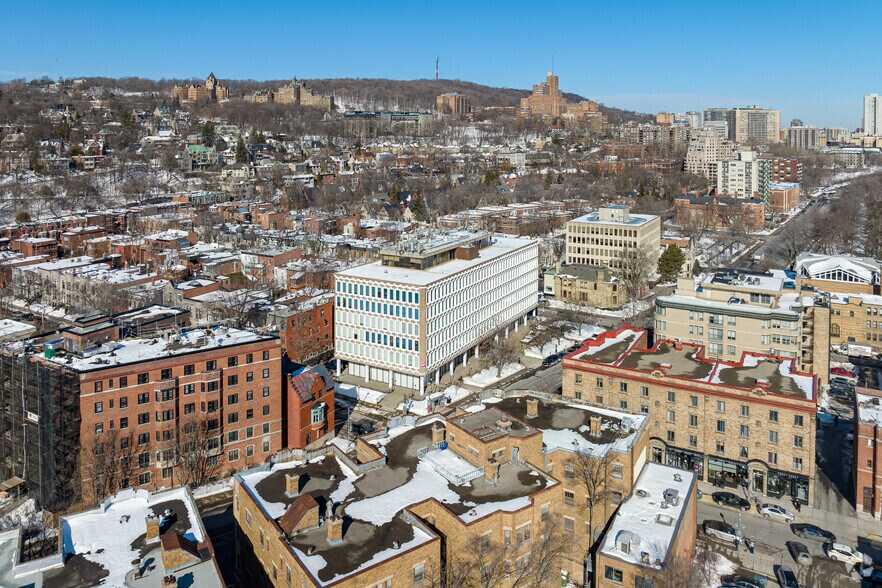 More Photos Of 4131-4145 Rue Sherbrooke O, Westmount Medical For Lease