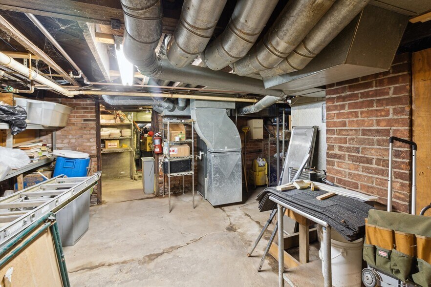 More Photos Of 28080 Waltz Rd, New Boston Restaurant For Sale