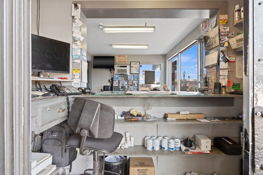 More Photos Of 6826 Ridge Rd, Port Richey Auto Repair For Sale