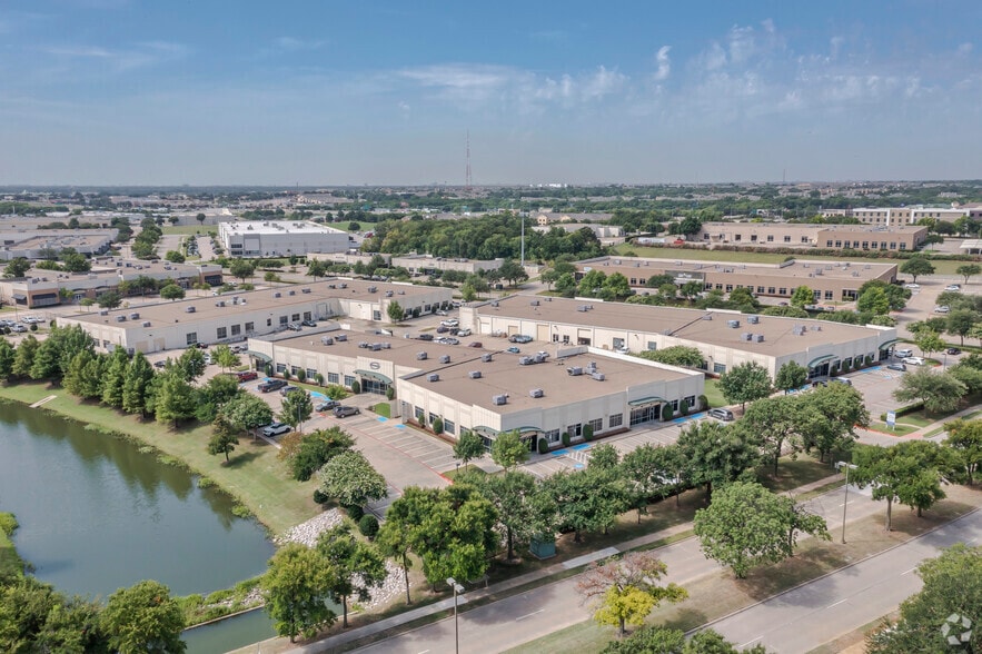 More Photos Of 530 E Corporate Dr, Lewisville Research And Development For Lease