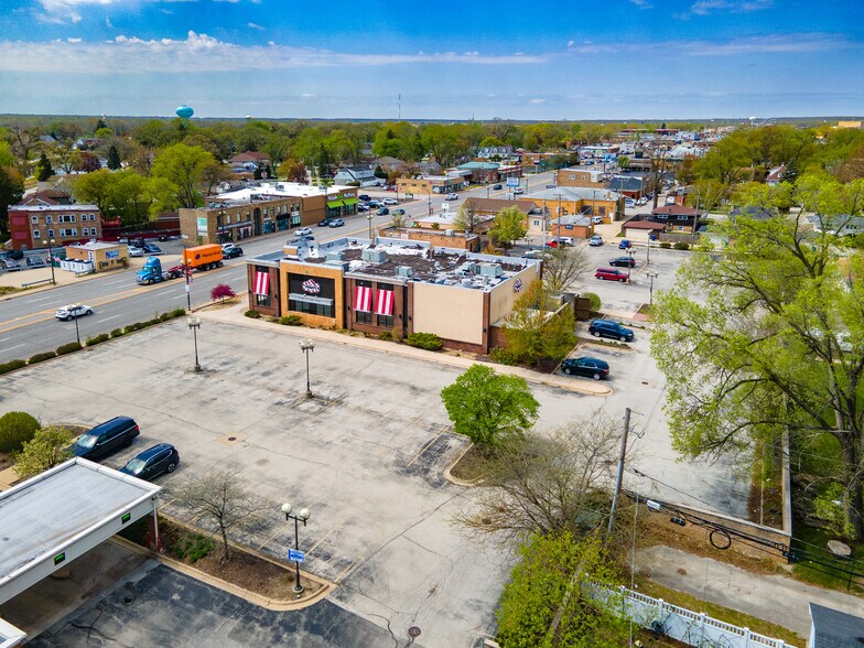 More Photos Of 5420 W 95th St, Oak Lawn Restaurant For Lease