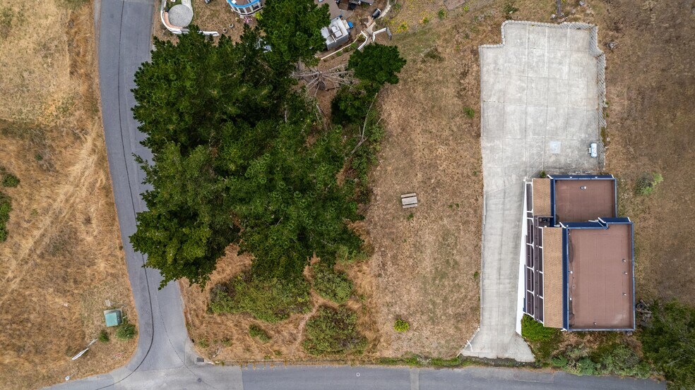 More Photos Of 129 Lower Pacific Dr, Whitethorn General Retail For Sale