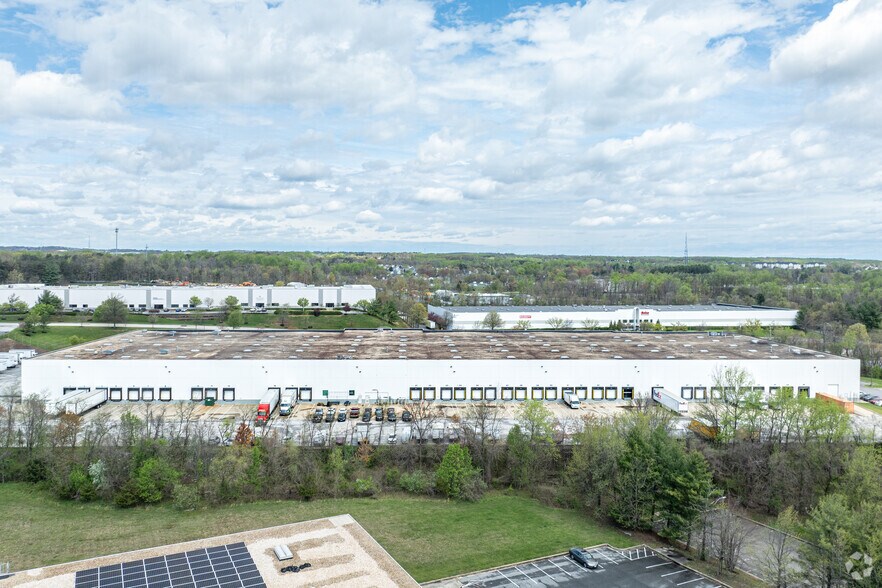 More Photos Of 6635 Business Pky, Elkridge Warehouse For Lease