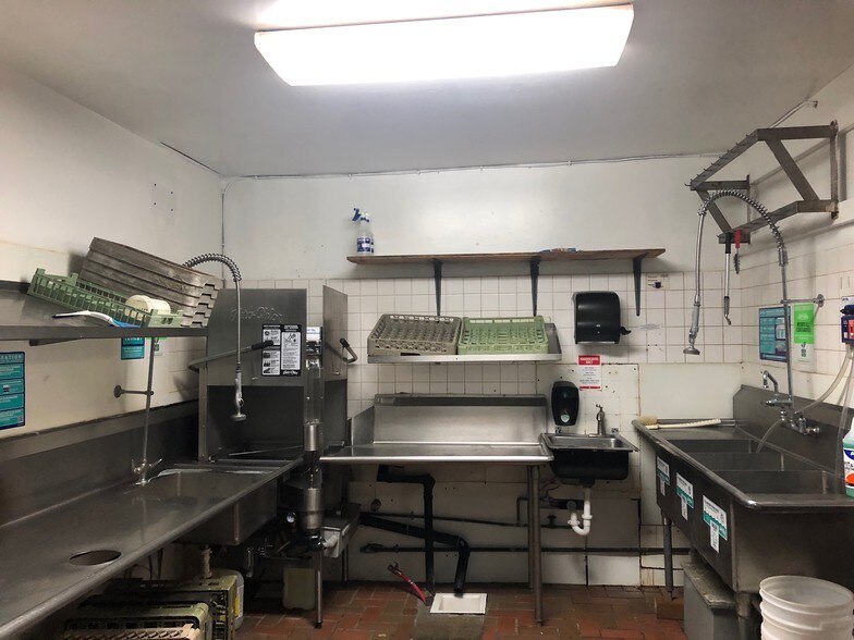 More Photos Of 809 1st St, Cheney Restaurant For Sale