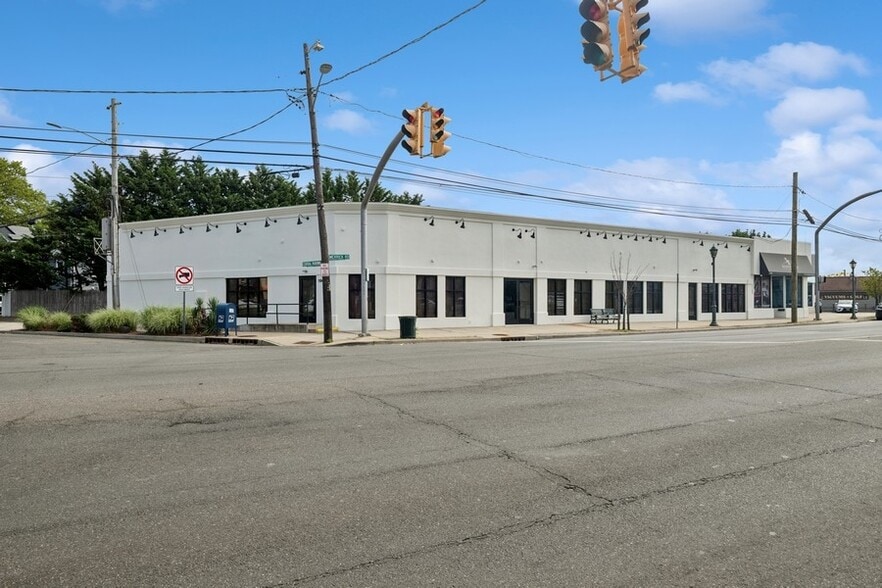 More Photos Of 190-196 Merrick Rd, Merrick Storefront For Lease