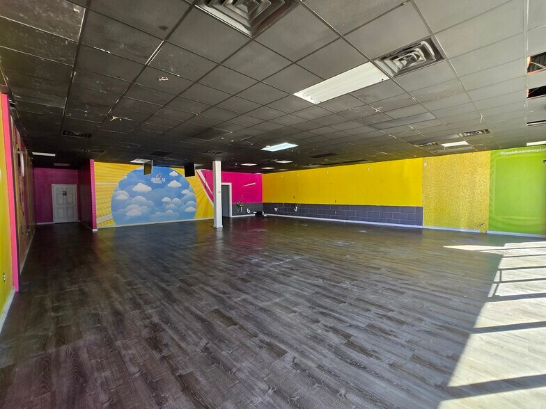 More Photos Of 1337 Gause Blvd, Slidell Storefront For Lease