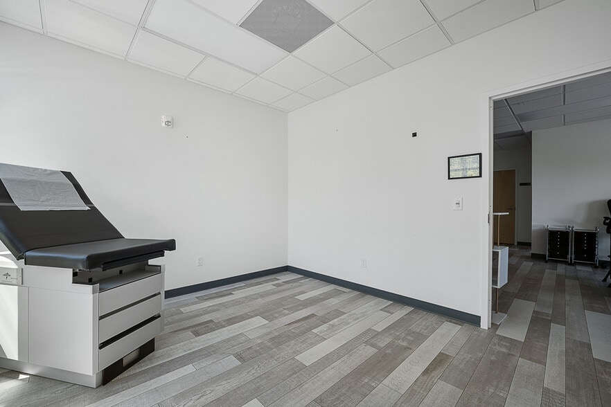 More Photos Of 180 Pinnacles Dr, Palm Coast Medical For Lease