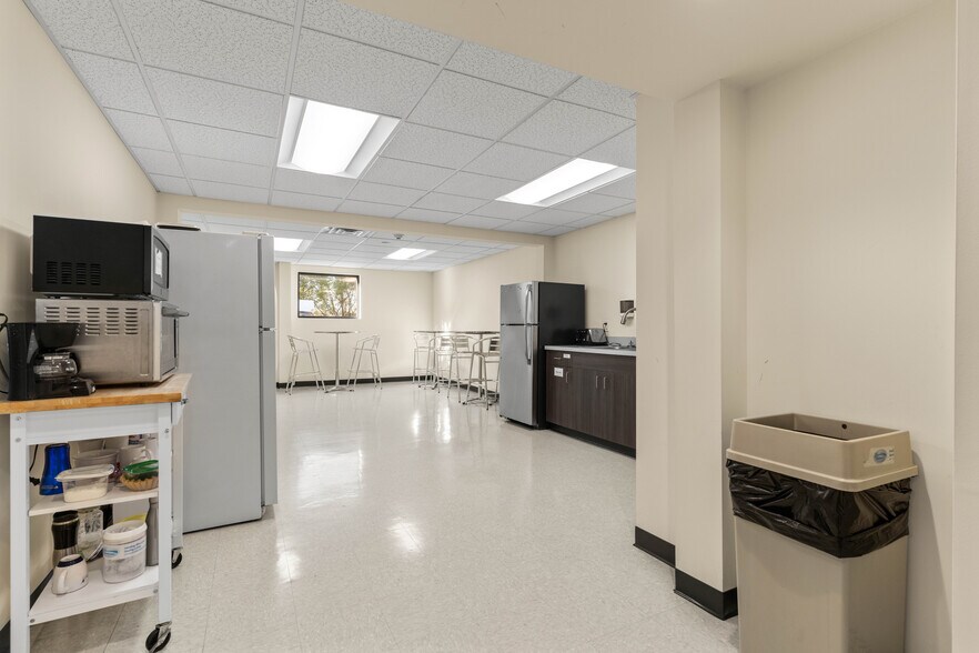 More Photos Of 73 Newton Rd, Plaistow Office Residential For Lease