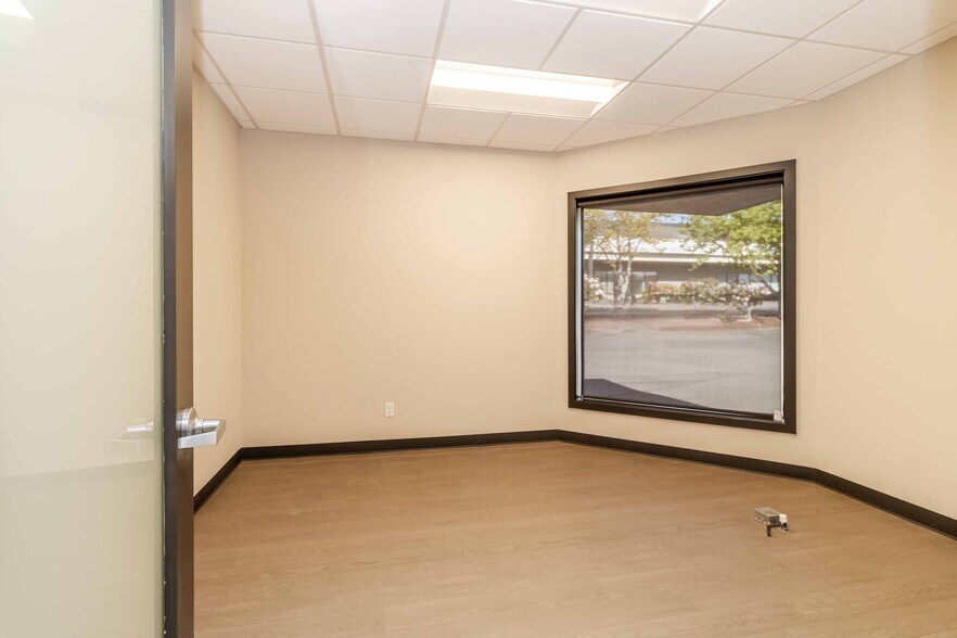 More Photos Of 2424 Mildred St W, University Place General Retail For Sale