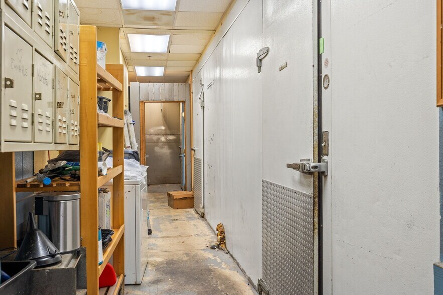More Photos Of 17650 San Carlos Blvd, Fort Myers Supermarket For Sale