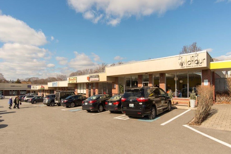 More Photos Of 727 East Ave, Pawtucket Unknown For Lease