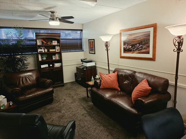Primary Photo Of 5588 N Palm Ave, Fresno Office For Lease