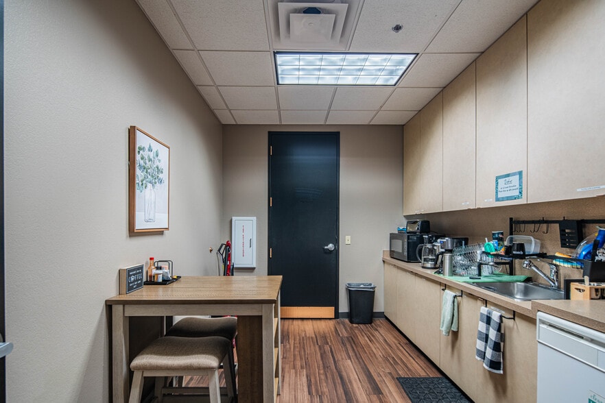 More Photos Of 12515 W Bell Rd, Surprise Office For Lease