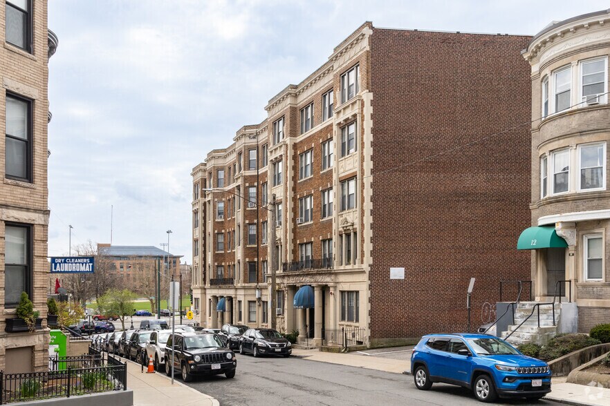 More Photos Of 1962 Beacon St, Brighton Apartments For Lease