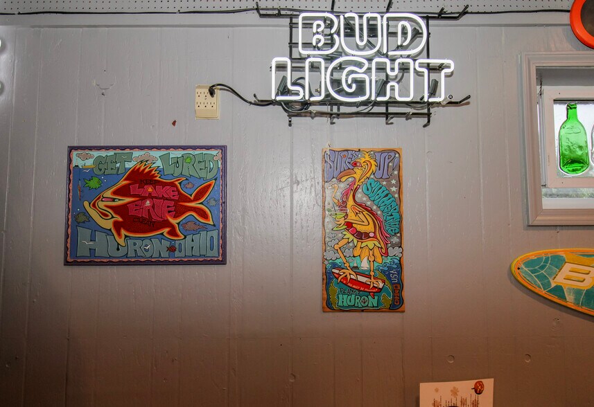 More Photos Of 54 McKinley St, Huron Bar For Sale