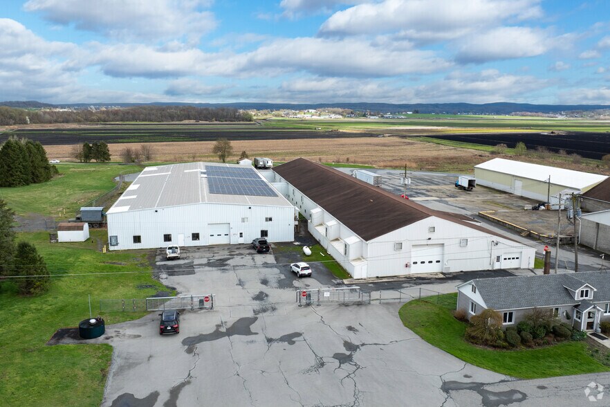 More Photos Of 11 Gurda Ln, Goshen Warehouse For Lease