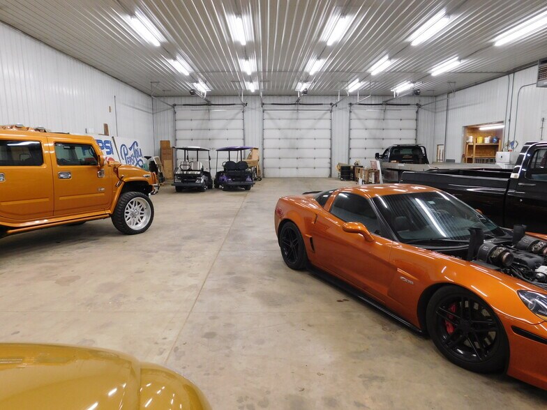 More Photos Of 109 N Harrison St, Leesburg Warehouse For Sale
