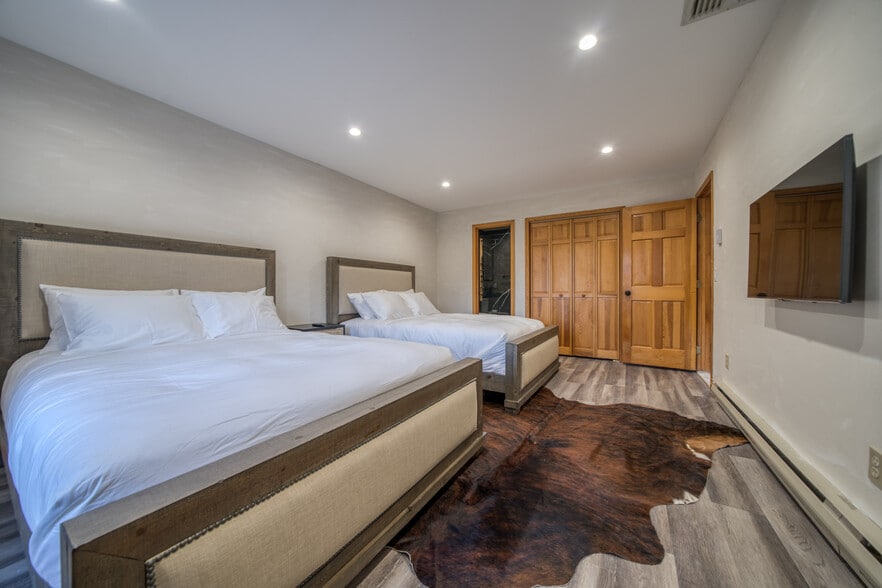 More Photos Of 218 NY-296, Windham Hotel For Sale