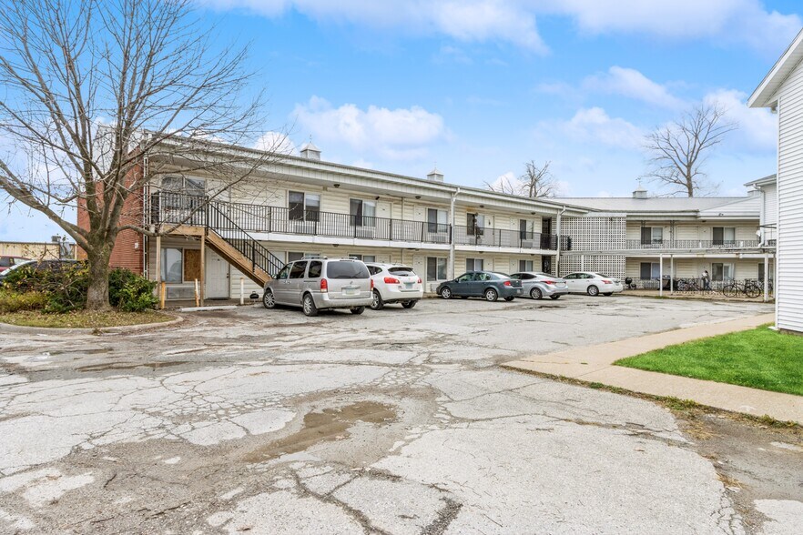 More Photos Of 320 2nd St, Coralville Office For Sale