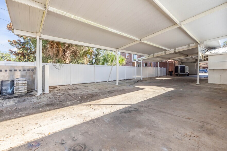 More Photos Of 208 Magnolia St, New Smyrna Beach Auto Repair For Sale