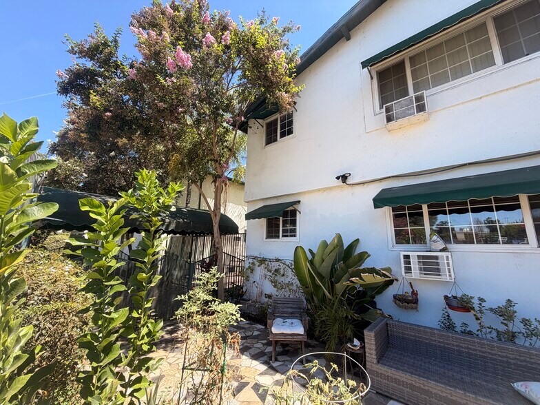 More Photos Of 4824-4832 Hazeltine Ave, Sherman Oaks Apartments For Sale