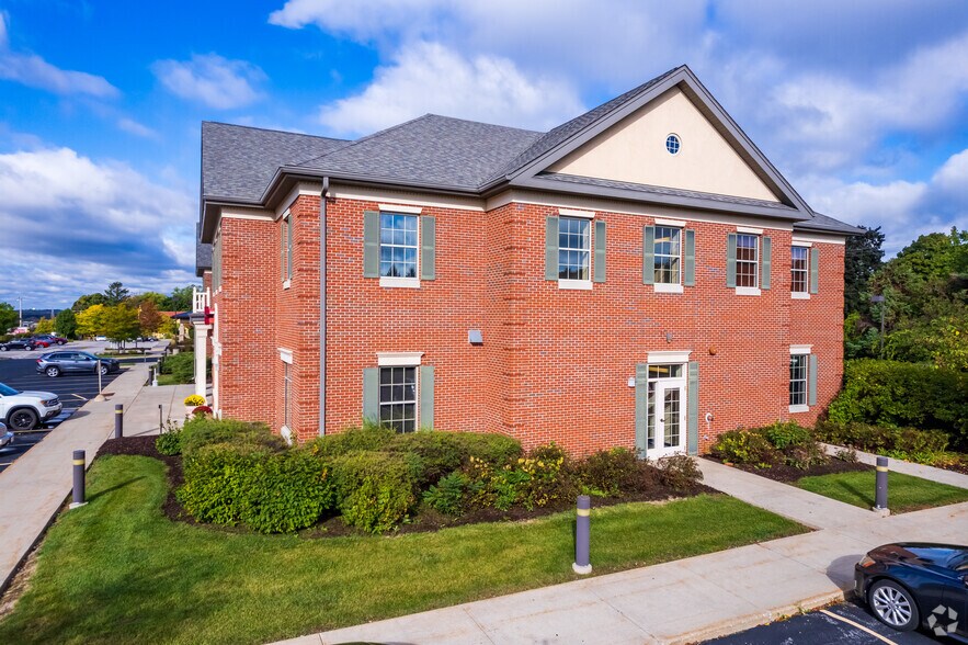 More Photos Of 18200 W Capitol Dr, Brookfield Medical For Sale
