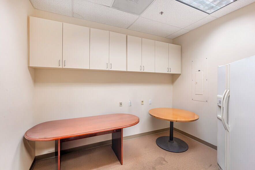 More Photos Of 737 Southpoint Blvd, Petaluma Research And Development For Sale