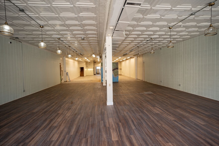 More Photos Of 1003 Main St, Pittsburgh Storefront For Lease