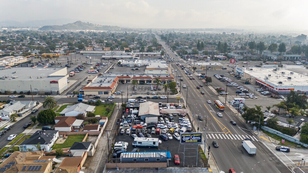 More Photos Of 13243 Osborne St, Arleta Auto Dealership For Lease