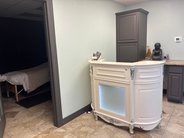 More Photos Of 740 Fannin St, Beaumont Warehouse For Lease