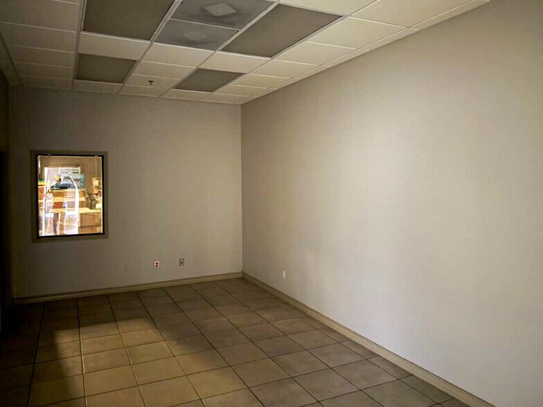 More Photos Of 14701 Atlanta Dr, Laredo Distribution For Lease