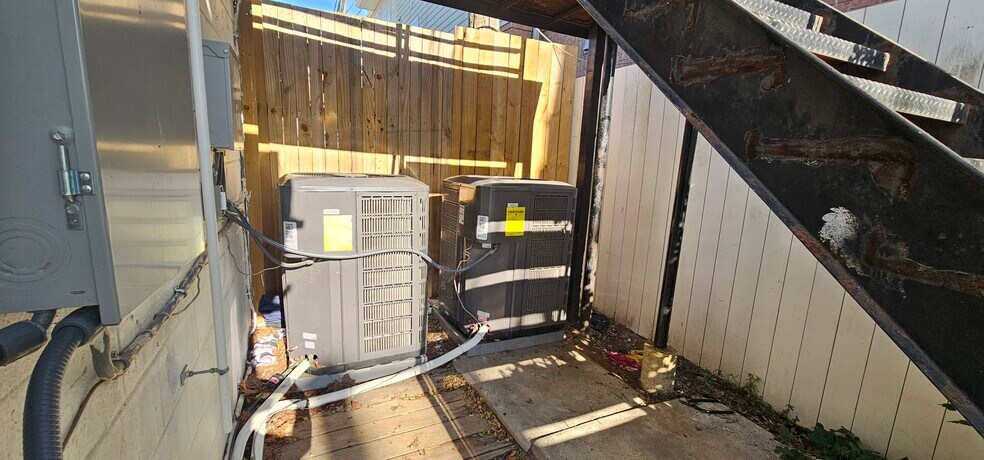 More Photos Of 223 17th St, Virginia Beach Storefront Retail Office For Sale