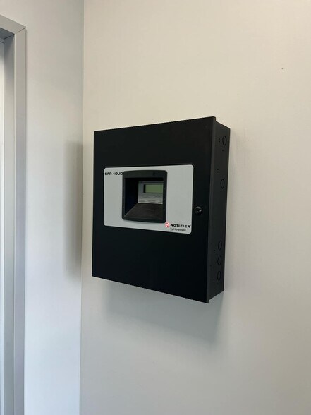 More Photos Of 159 Temple St, Nashua Warehouse For Lease