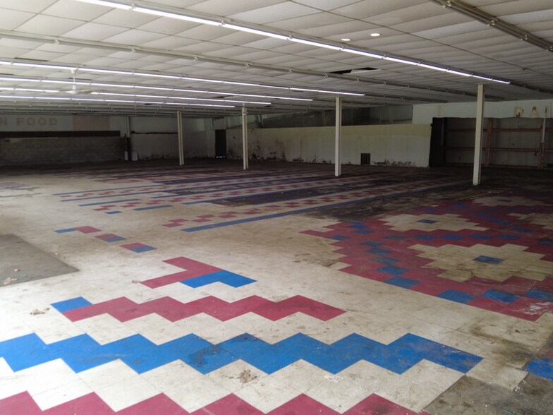 More Photos Of 500 Old Indiana 28 Hwy, Williamsport Freestanding For Sale
