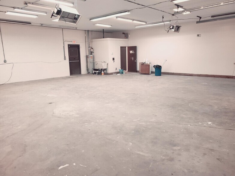 More Photos Of 3400 Leechburg Rd, Pittsburgh Auto Repair For Sale