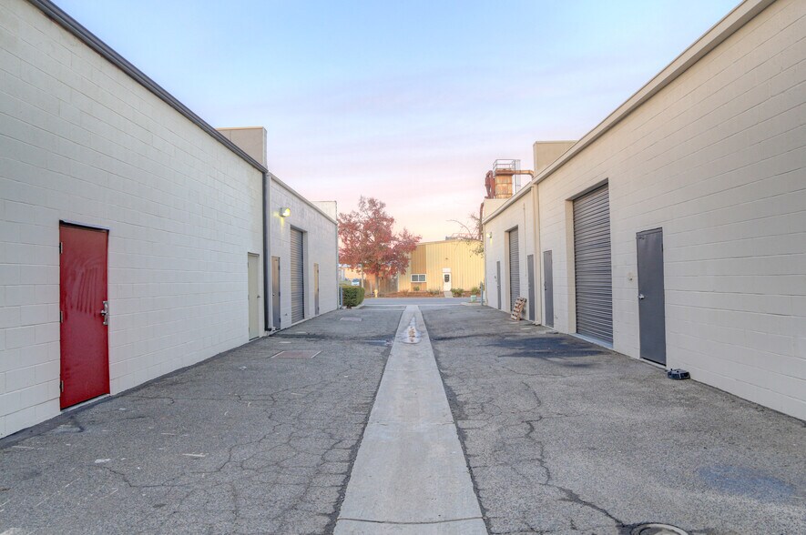 More Photos Of 521 State Pl, Escondido Warehouse For Sale