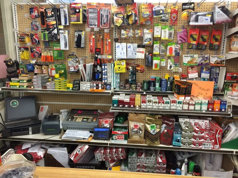 More Photos Of 154 Evergreen St, Republic General Retail For Sale