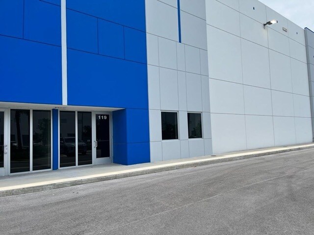 More Photos Of 10900 NW 146th St, Hialeah Gardens Warehouse For Lease