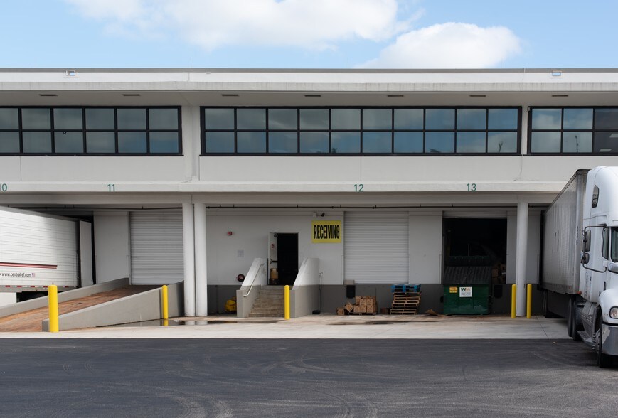 More Photos Of 6905-6909 NW 25th St, Miami Distribution For Lease