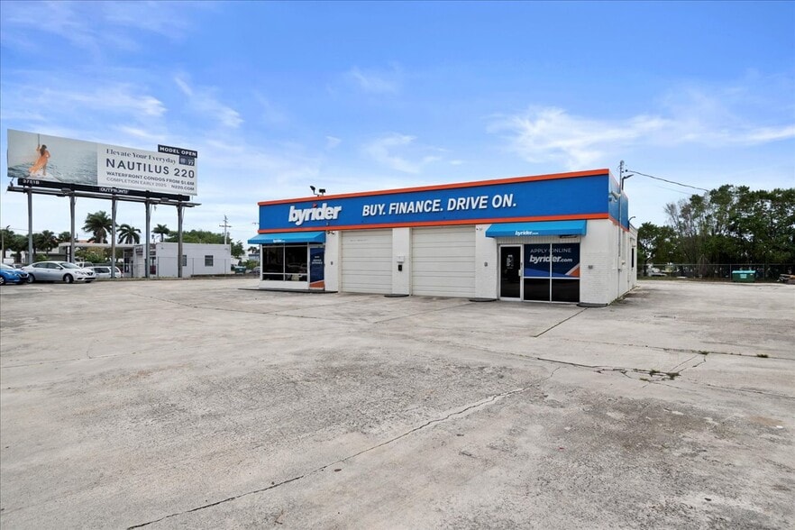 More Photos Of 2008 Okeechobee Blvd, West Palm Beach Auto Dealership For Sale