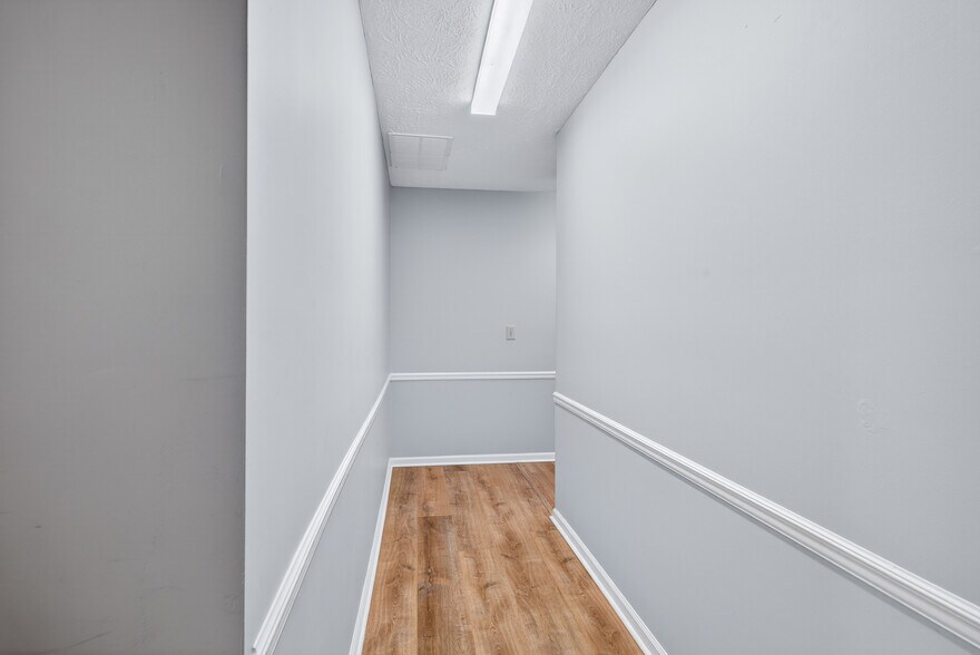 More Photos Of 4109 Robinson St, Covington Freestanding For Sale