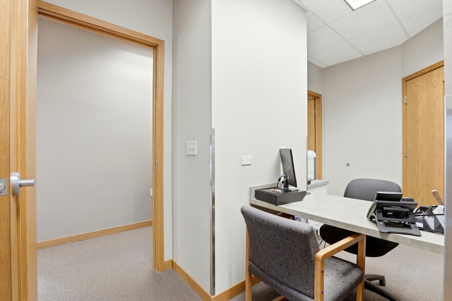 More Photos Of 3804 Kern Way, Yakima Office For Lease