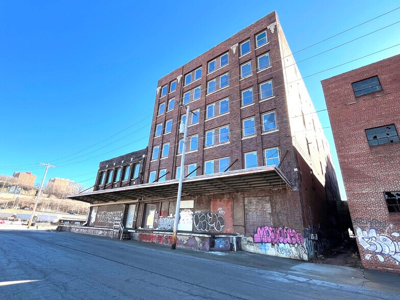 More Photos Of 1127 W 8th St, Kansas City Warehouse For Lease